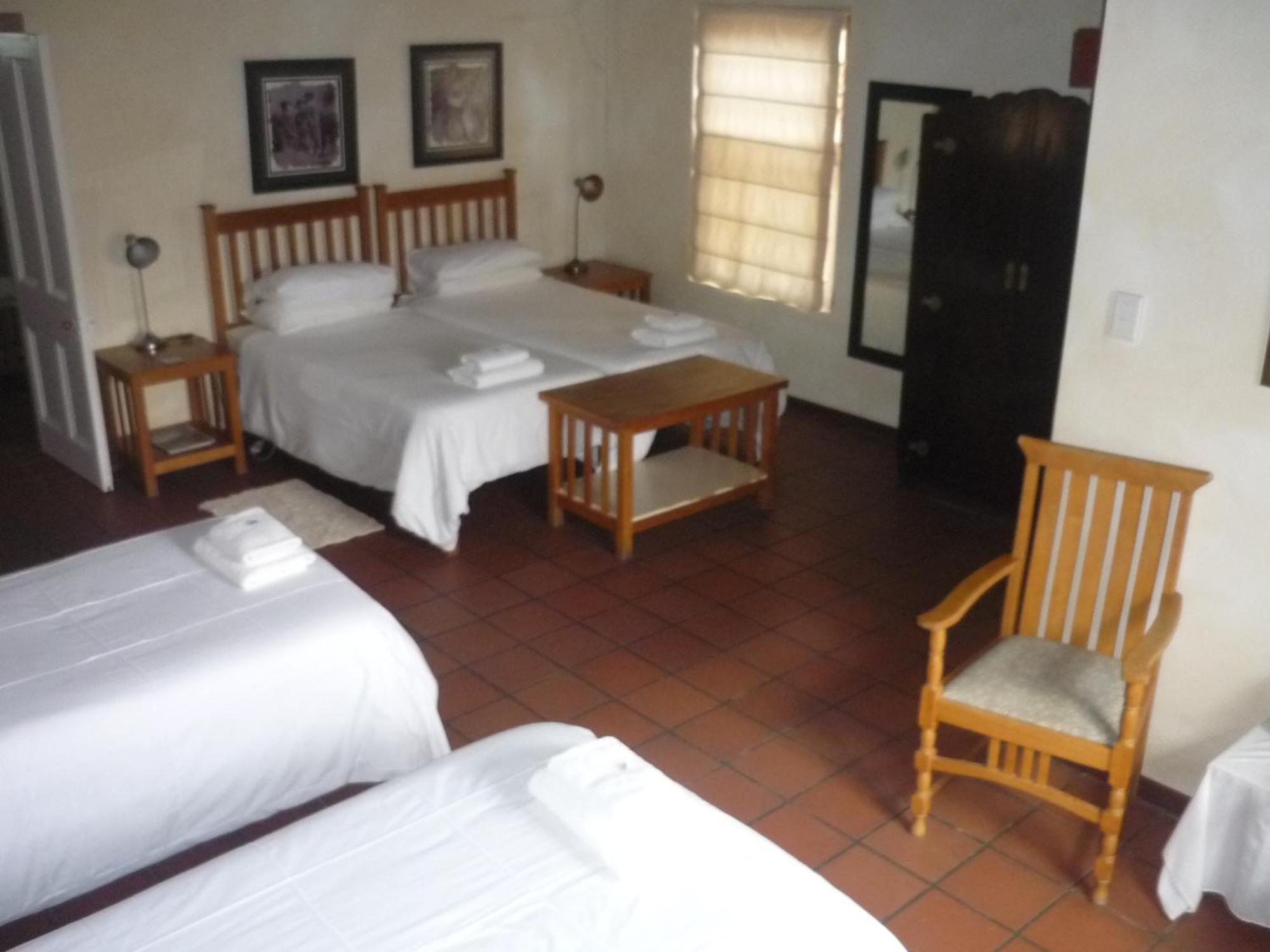 Wilgewandel Holiday Farm & Day Restaurant Oudtshoorn Room photo