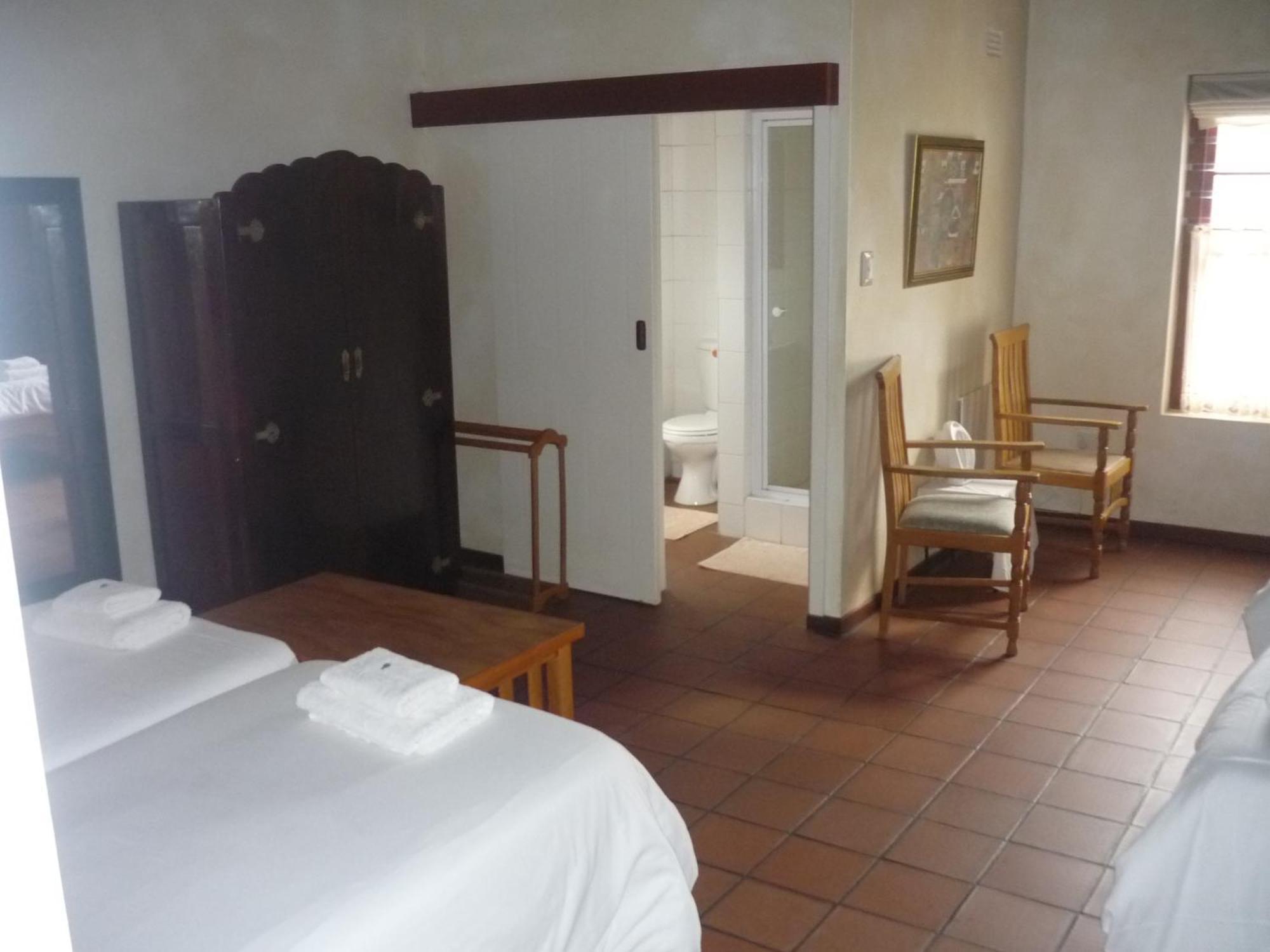Wilgewandel Holiday Farm & Day Restaurant Oudtshoorn Room photo
